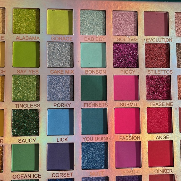 🎈SALE🎈🎀#56.MAKEUP XXL88-COLOR GREEN EYESHADOW PALETTE🎀 - Picture 9 of 13